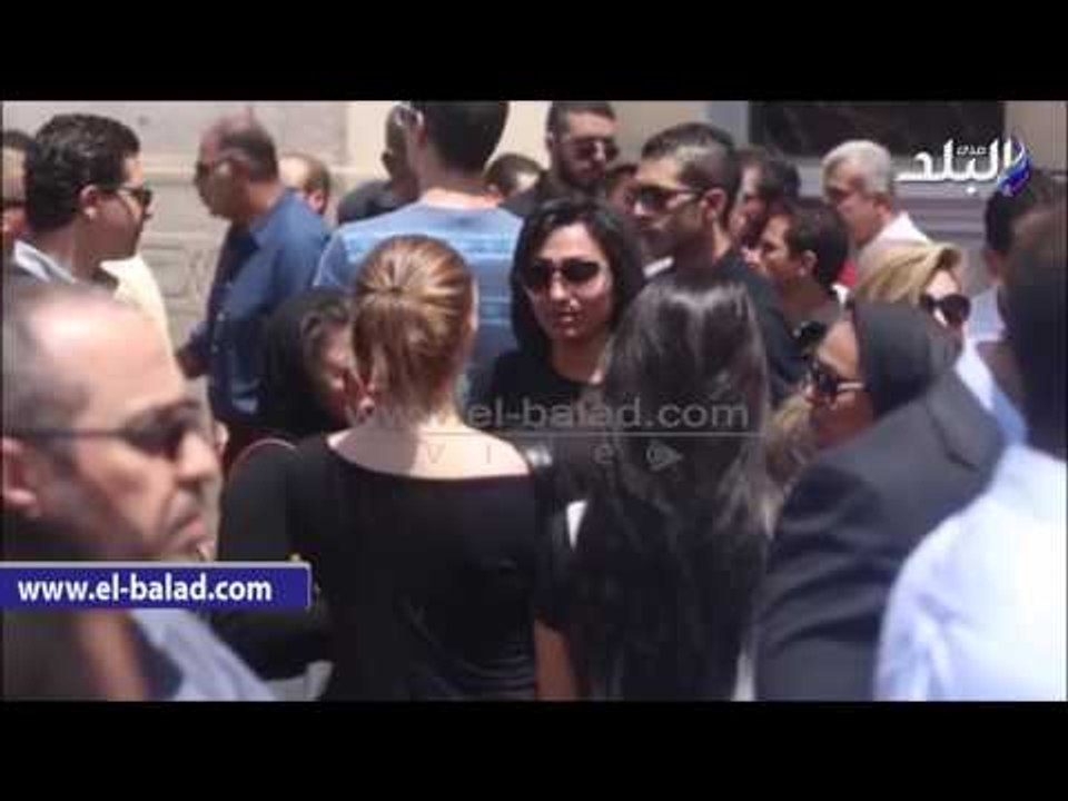 صدى البلد | المئات يؤدون صلاة الغائب على أرواح شهداء الطائرة المنكوبة بمسجد الصديق بشيراتون