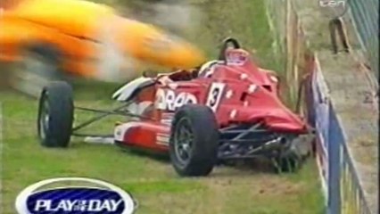 Скачать видео: Hits Of 2004 [Motorsports Crashes 2004] (By DarcyF1)