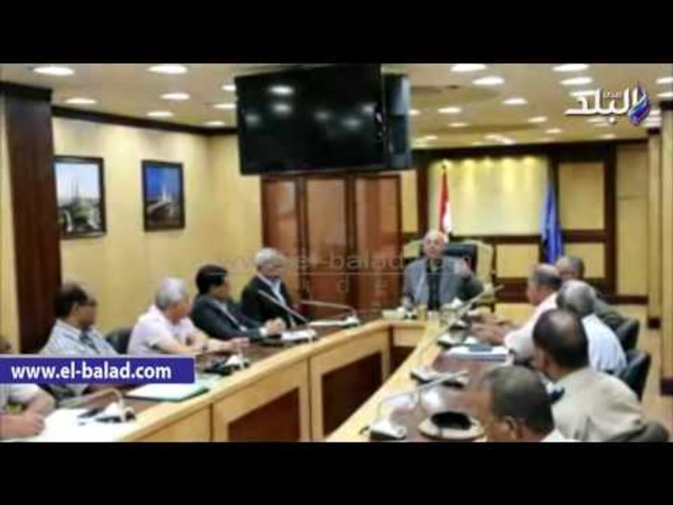 صدى البلد | محافظ أسوان يبحث رفع كفاءة الوحدات...