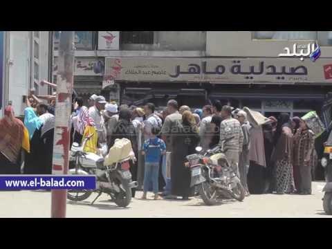 صدى البلد | إقبال كبير على منافذ القوات المسلحة لبيع السلع الغذائية بالقناطر