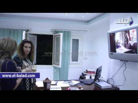 صدى البلد | دنيا تشاهد حلقات الاسطورة من داخل صدى البلد
