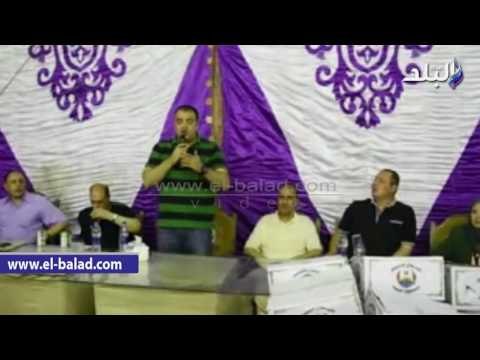 صدى البلد | محافظ الفيوم يشارك أهالى فقراء عزبة البنك إفطارهم ويوزع 250 كرتونة رمضان عليهم