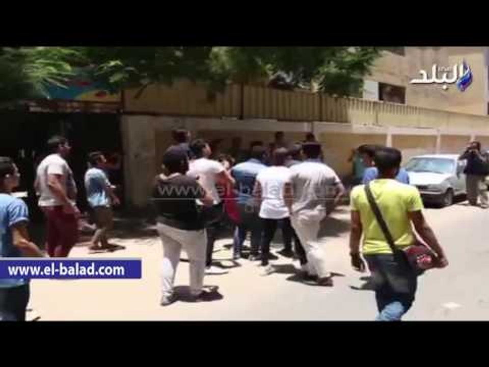 صدى البلد | تظاهر طلاب الثانوية أمام مدرسة المنيرة وسط تشديدات أمنية مكثفة
