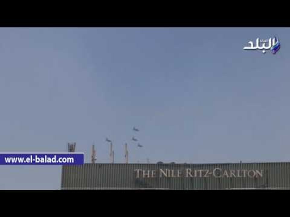 صدى البلد | طائرات الجيش تحلق قى سماء القاهرة والجيزة احتفالا بـ 30 يونيو