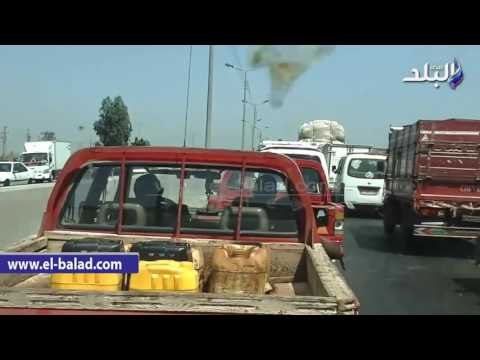 صدى البلد | اهالى السبعين يقطعون الطريق الزراعى للمطالبة بمطب صناعى