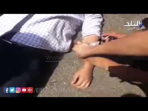 صدى البلد | أحد حاملى الماجستير والدكتوراه يقطع شريان يده امام الوزراء