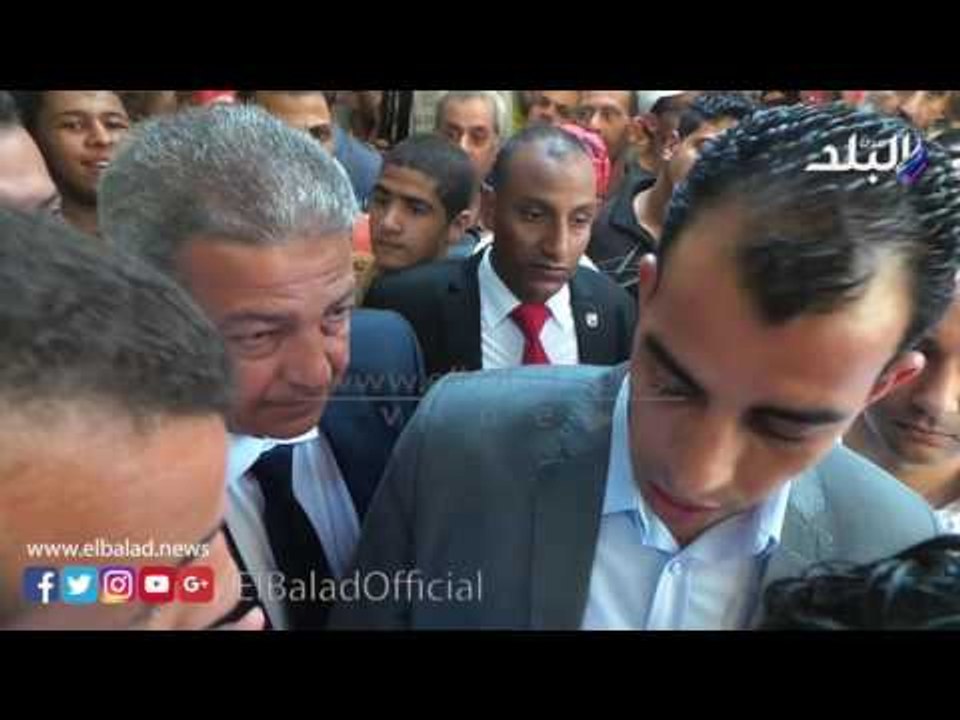 صدى البلد | وزير الشباب وابو تريكة يشاركون فى جنازة طارق سليم