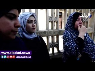 صدى البلد | بكاء هستيري لوالدة إحدى طالبات الازهر أمام المشيخة