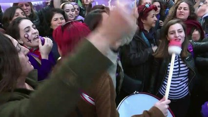 Muçulmanas protestam pelo mundo