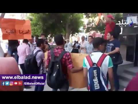صدى البلد | طلاب معاهد التمريض يتظاهرون أمام التعليم العالي لليوم الثاني