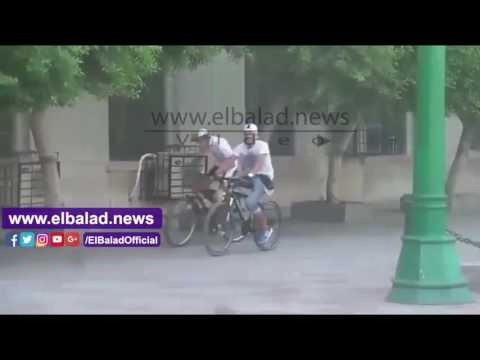 صدى البلد | استعراض مهارات ركوب الدراجات والتزل...