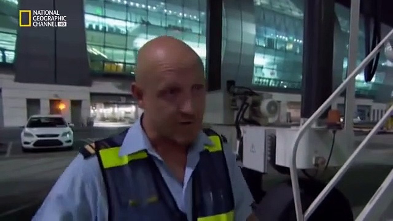 Ultimate Airport Dubai S02E01 - Snakes