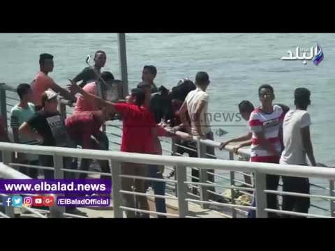 صدى البلد | صبية يتحرشون بفتاة أعلى كوبرى قصر النيل