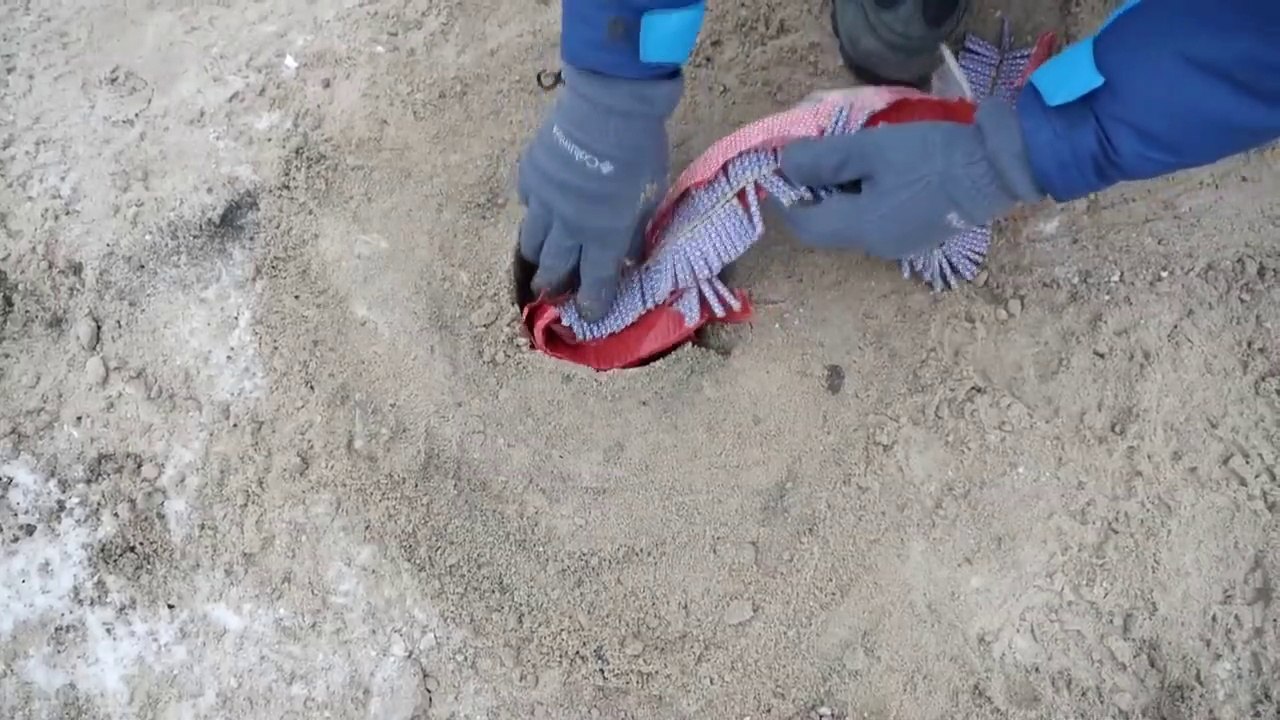 EXPERIMENT- XXL FIRECRACKER UNDERGROUND / EXPERIMENTO SUBTERRANEO