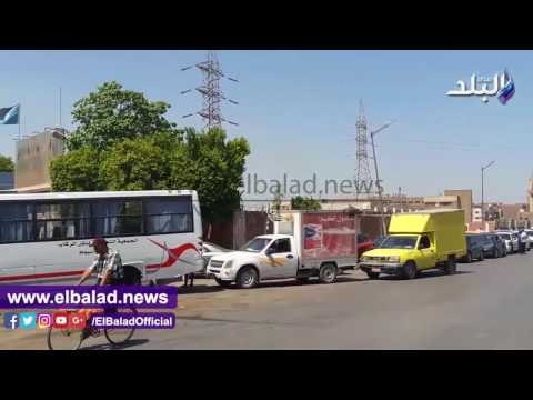 صدى البلد | زحام على محطات البنزين بأسيوط