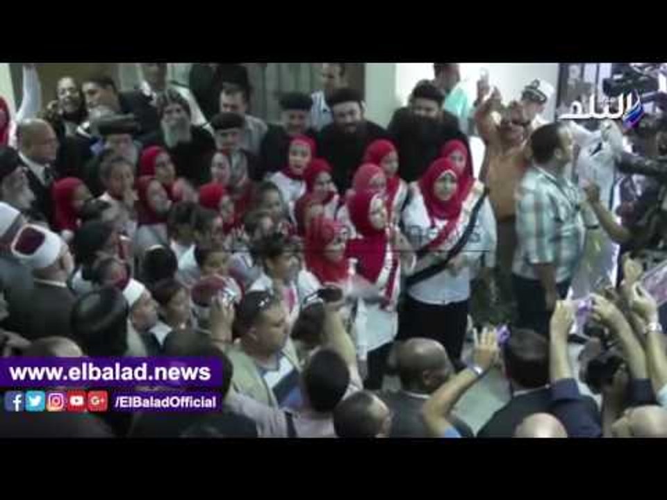 صدى البلد | طلاب مطروح ينشدون اغانى وطنية احتفالا بزيارة البابا تواضروس