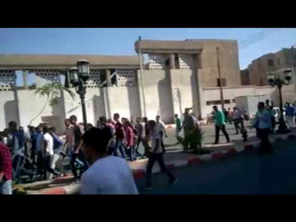 صدى البلد | مئات الطلاب يتظاهرون بميادين قنا اعتراضًا على غلق مراكز الدروس الخصوصية