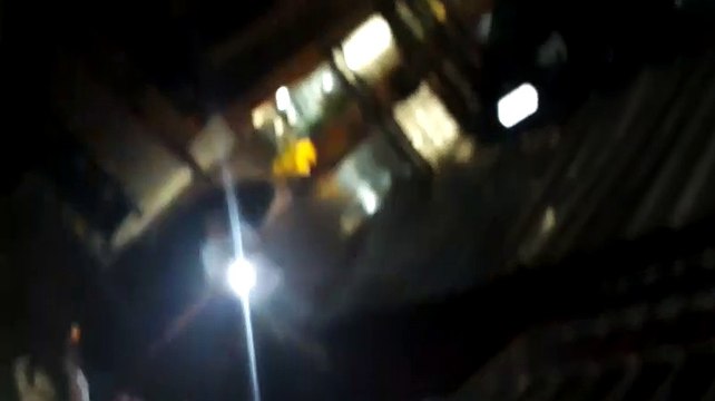 Estruturas são arrancadas com a força do vento na Rua Mobral