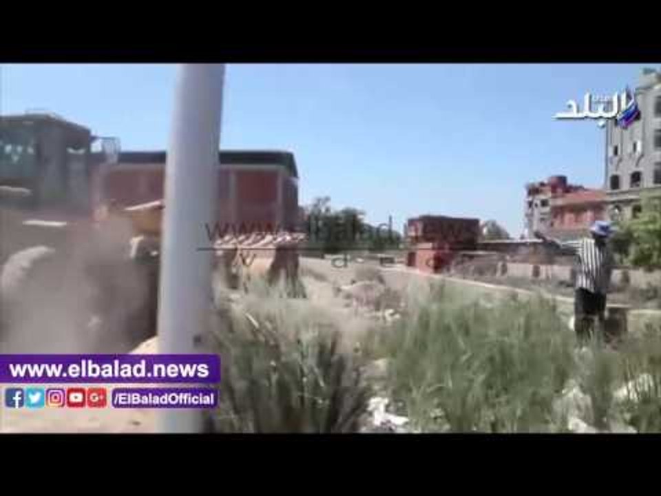 صدى البلد | الرقعة الزراعية تستغيث من توغل الكتل الخرسانية بدمياط .. والمحافظ: لن ارحم المقصرين
