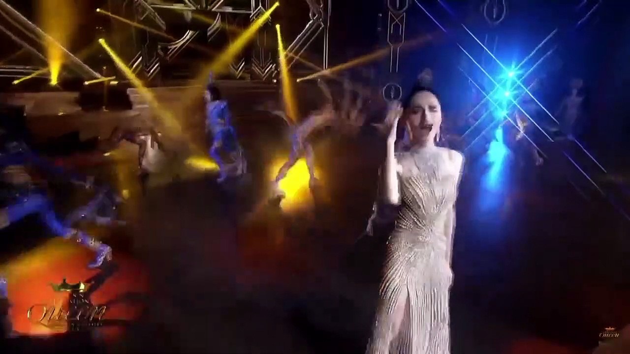 Hương Giang hát “Winner Takes It All”