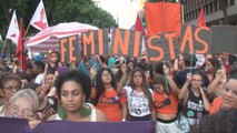 La marea violeta se alza contra la violencia machista y la discriminación en Brasil