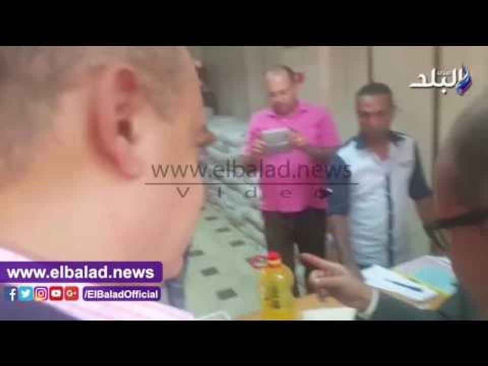 صدى البلد | علاء أبو زيد يستمع لآراء المواطنين حول مبادرة "مطروح تحارب الغلاء"..