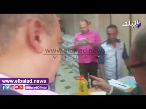 صدى البلد | علاء أبو زيد يستمع لآراء المواطنين حول مبادرة مطروح تحارب الغلاء ..