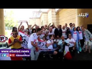 صدى البلد |الجالية المصرية امام فندق الاعبين فى جنوب افريقيا‎