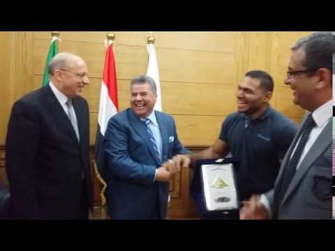 صدى البلد | جامعة بنها تكرم الطالب الفائز في مصارعة الذراعين ببلغاريا
