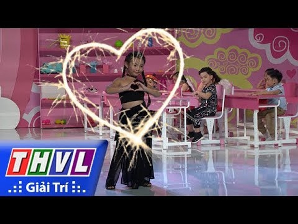 THVL | Thiên thần đi học – Tập 14[2]: Bé Minh Thư trổ tài biểu diễn thời trang