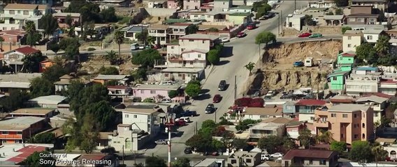 Miss Bala - Clip - Curb Side Chaos