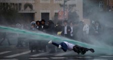 İsrail Polisinden, Kudüs'te Ordu Karşıtı Gösteri Düzenleyen Ortodoks Yahudilerine Sert Müdahale