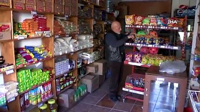 Mahallenin 90’lık Delikanlısı Ömrünü Bu Bakkala Adadı