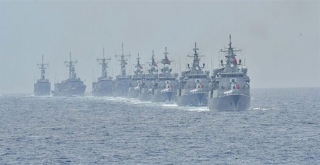 Mavi Vatan tatbikatına katılan savaş gemileri, İstanbul Boğazı'nda
