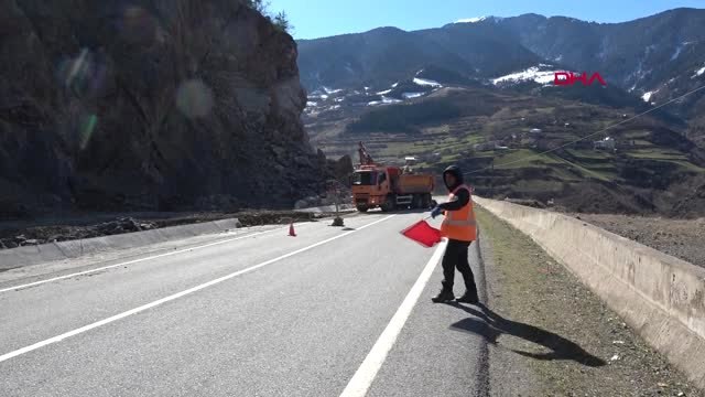 Gümüşhane- Giresun Karayolunda Heyelan