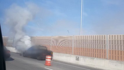 고속도로 견인차에 불..."엔진룸서 불길" / YTN