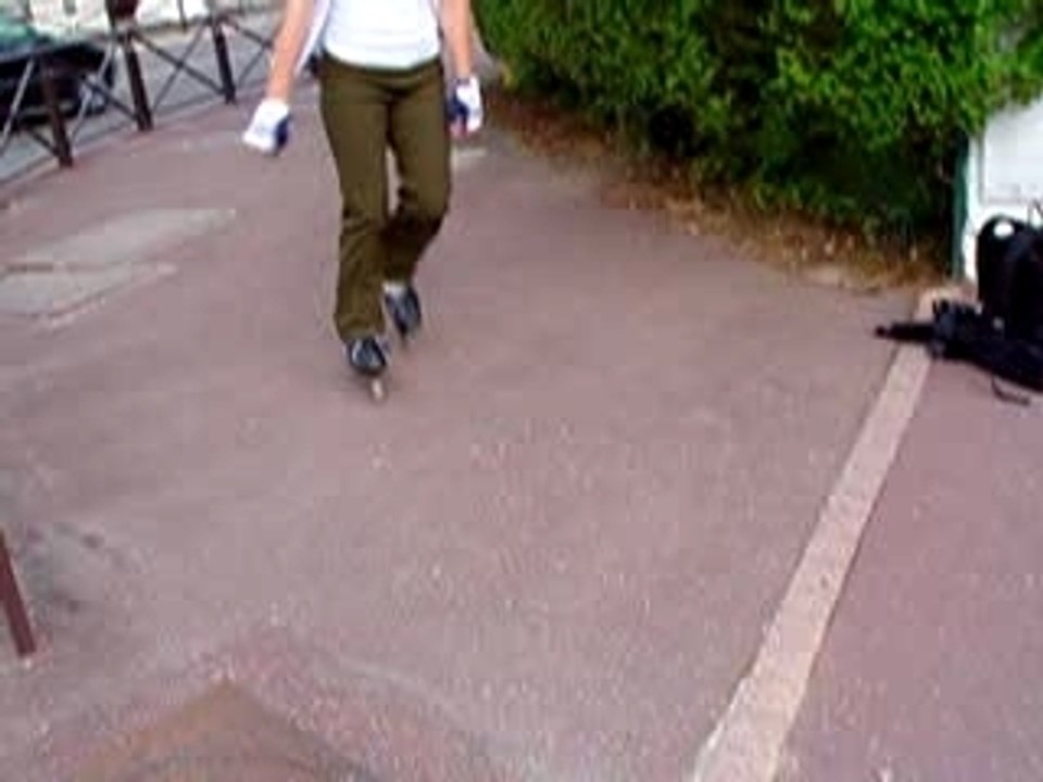 Apprendre_passage_plaque_egout_roller