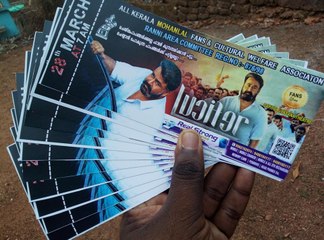 100ലധികം ഫാന്‍സ് ഷോയുമായി ലൂസിഫർ | filmibeat Malayalam