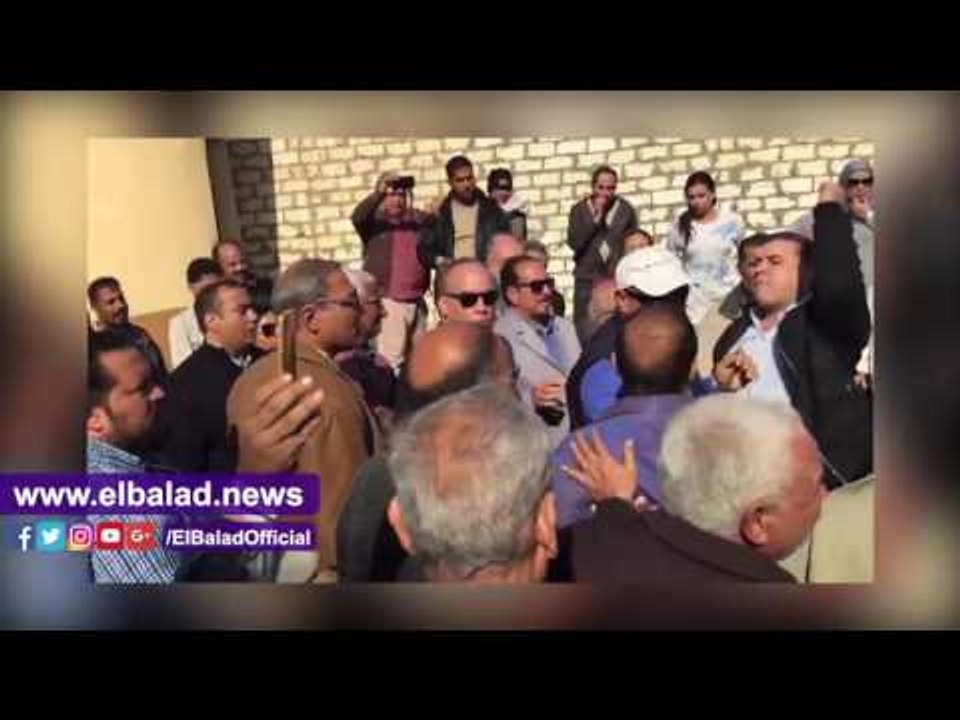 صدى البلد |  مدحت بركات وأنصاره يمنعون لجنة محلب من دخول أرض "وادي الملوك"