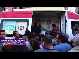 صدى البلد | العشرات يتبرعون بالدم أمام الكاتدرائية من أجل مصابي العمل الإرهابي