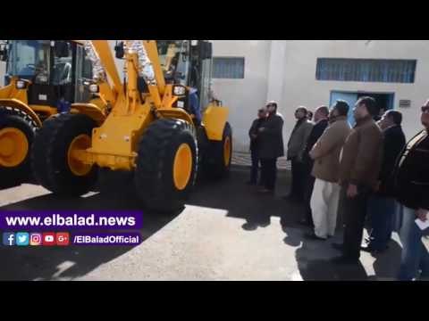 صدى البلد | محافظ مطروح يدعم المدن بـ19 سيارة ومعدة بـ17.5 مليون جنيه