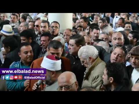 صدى البلد | في وداع كريمة مختار.. الجماهير تتزاحم وترفع شعار مع السلامة يا ماما نونا