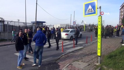 Fenerbahçeli taraftarlar yerlerini almaya başladı