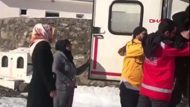 Bingöl Karlıova'da Mahsur Kalan Öğretmenler Kurtarıldı