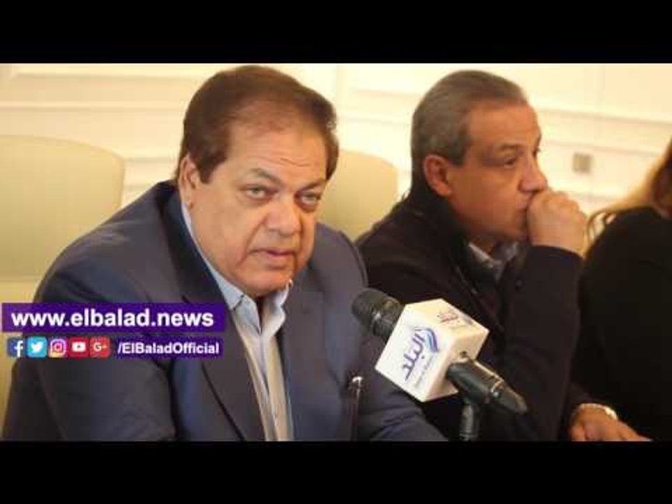 صدى البلد | أبو العينين» يسلم درع قناة «صدى البلد» لـ«عمرو الخياط».. ويؤكد: نتمنى له النجاح