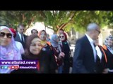 صدى البلد | محافظ قنا يتقدم مسيرة مهرجان المرأة والسلام بمشاركة 200 سيدة