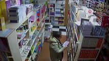 Kitapevinden 50 Kitap Çalan Kadın, Güvenlik Kamerasına Böyle Yansıdı