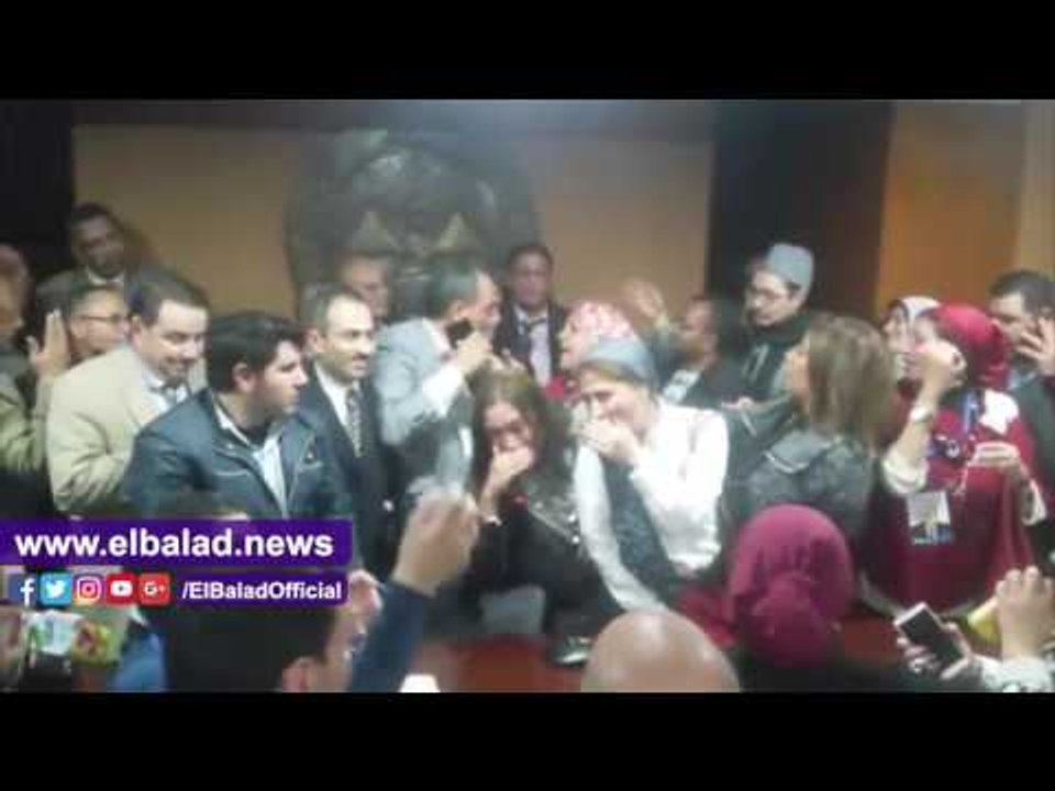 صدى البلد | زغاريد وهتافات «النقيب أهو» لعبد ال...