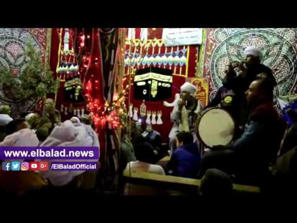 صدى البلد |الأطفال يستقلون المراجيح فى مولد السيدة نفيسة