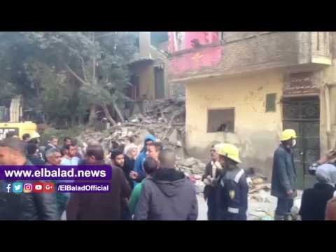 صدى البلد | وصول سيارات الإسعاف والحماية المدنية لموقع انهيار عقار «السيدة زينب»